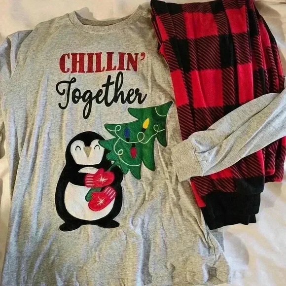 Holiday Time Chillin' Together Penguin Pajamas - Picture 1 of 2